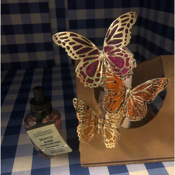 Bath & Body Works Other - NWT Bath & Body Works Butterfly Trio Plug w/ Brightest Bloom Fragrance Refill